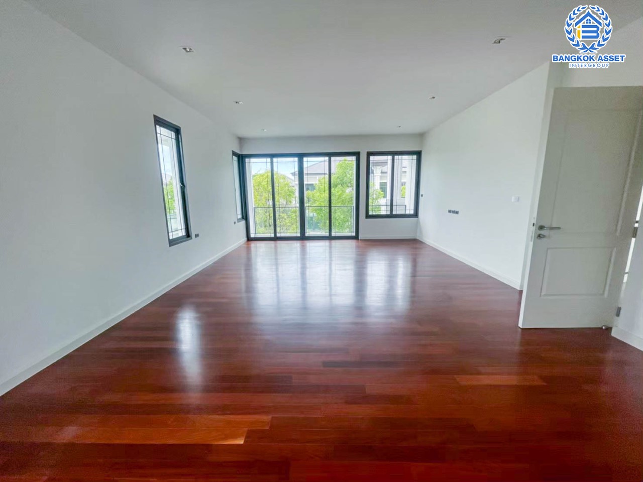 *****บ้านเดี่ยวมือสอง ม.เดอะพาวิลล่า กาญจนาภิเษก-บางบอน3 เนื้อที่ 199 ตร.ว. ฟังก์ชัน 5 นอน 6 น้ำ 2 ห้องแม่บ้าน 6 ที่จอดรถ บนทำเลศักยภาพ เชื่อมต่อถนนหลายเส้น ไม่ว่าจะเป็น ถ.เอกชัย, ถ.เพชรเกษม69, ถ.พระราม2 และใกล้จุดขึ้นทางด่วน "อาจณรงค์-รามอินทรา"